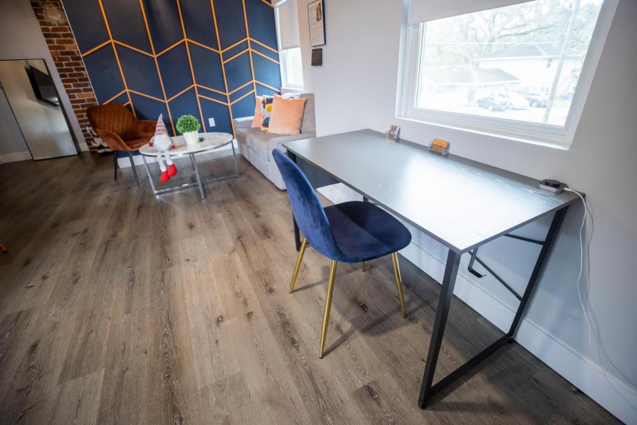 The Contemporary Apartment Sanford Ngoại thất bức ảnh
