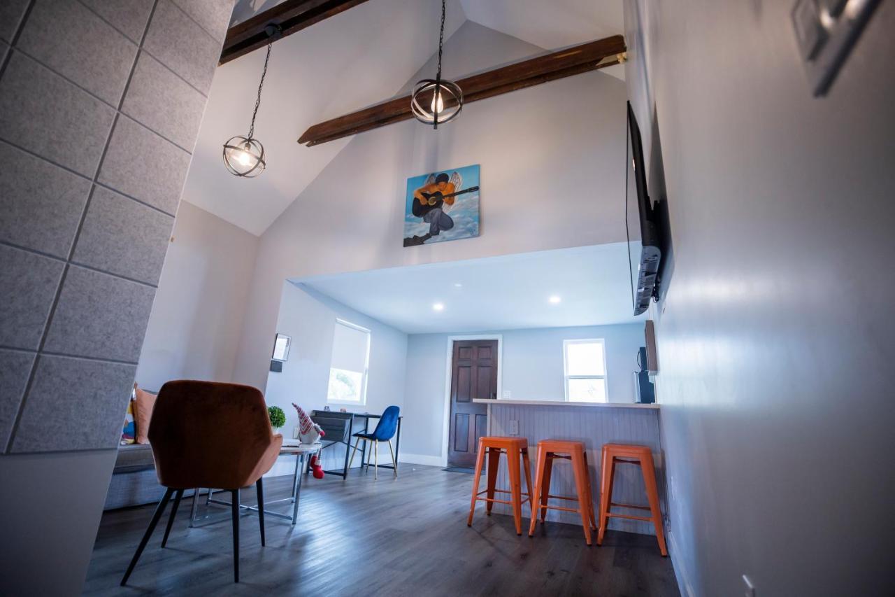 The Contemporary Apartment Sanford Ngoại thất bức ảnh