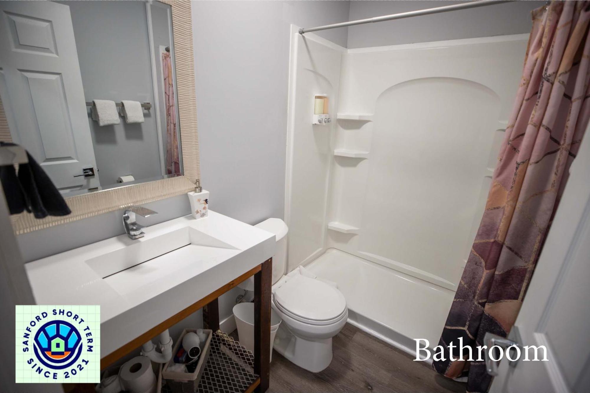 The Contemporary Apartment Sanford Ngoại thất bức ảnh